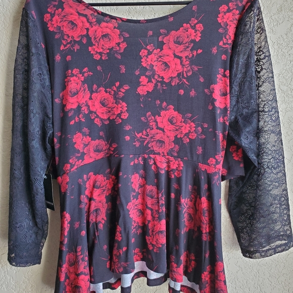Rose/black blouse, never worn - Picture 2 of 4